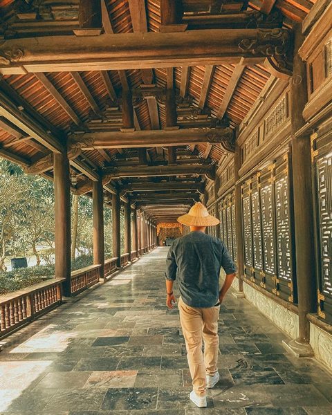 Hàng lang La Hán điểm chụp ảnh check in đẹp tại chùa Bái Đính 