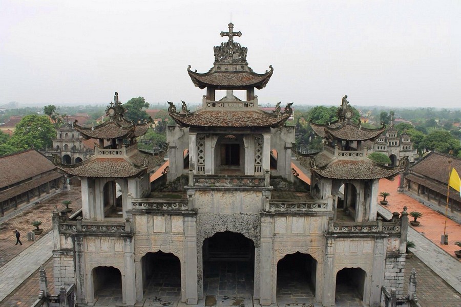 Tháp chuông Phương Đình kiệt tác của nhà thờ Phát Diệm