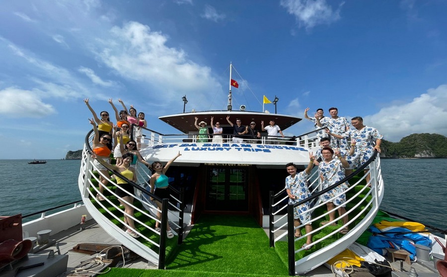 Tour tàu Cat Ba Deam Cruise